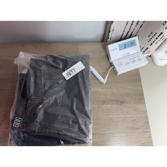 BDG Womens Denim Cut Off Jean Shorts 29 Black Girlfriend High Rise Cowboy Rock - Picture 12 of 12